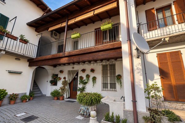 appartamento in vendita a Villa Guardia in zona Civello