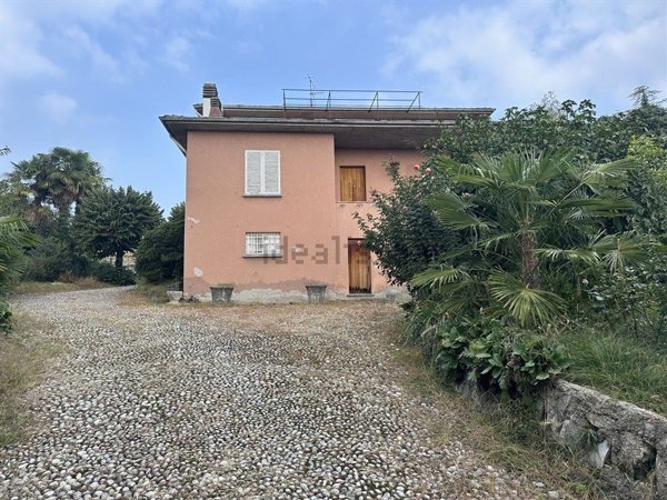 casa indipendente in vendita a Villa Guardia in zona Civello