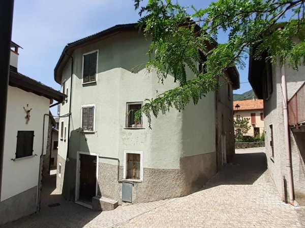casa indipendente in vendita a Zelbio