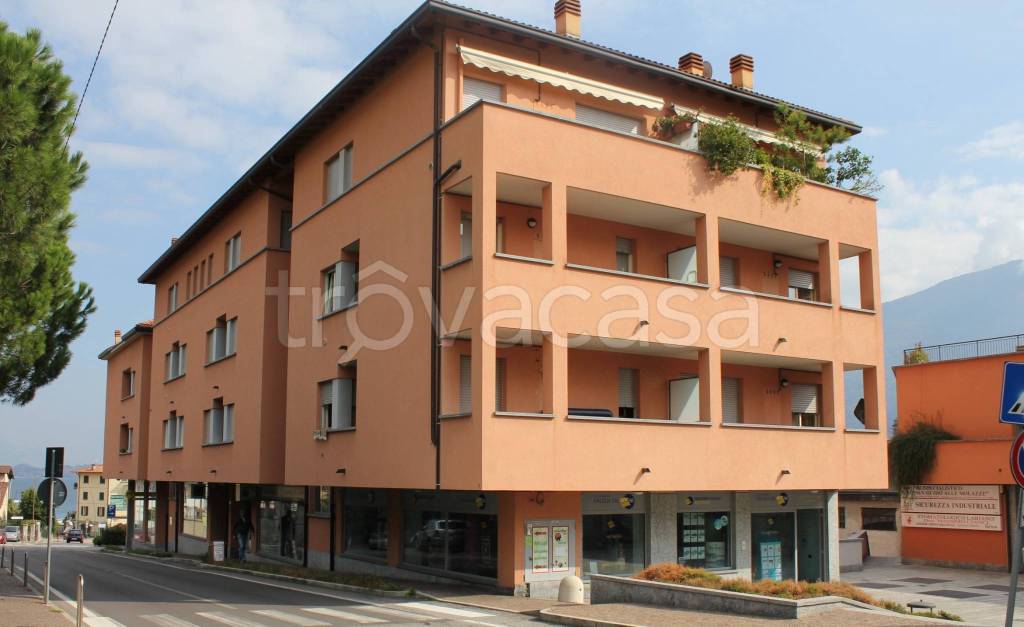 appartamento in vendita a Gravedona ed Uniti in zona Gravedona