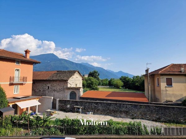 casa indipendente in vendita a Gravedona ed Uniti in zona Gravedona