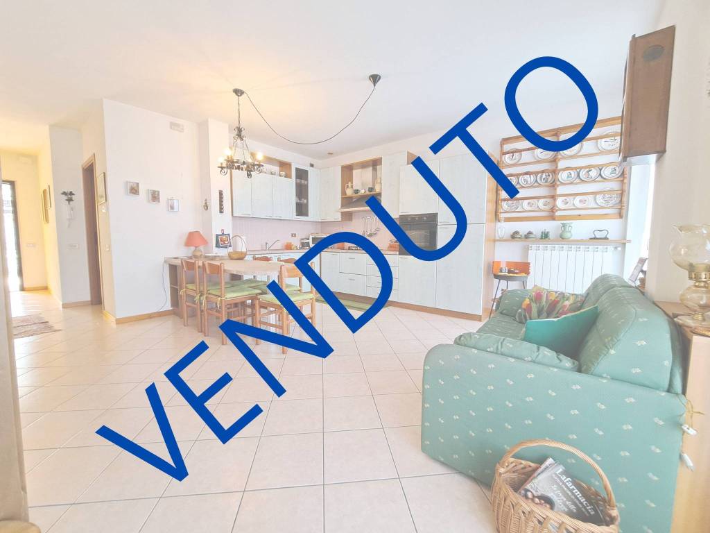 appartamento in vendita a Gravedona ed Uniti in zona Gravedona
