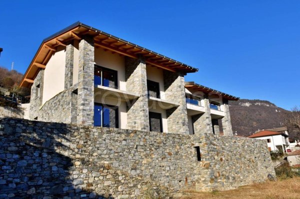 casa indipendente in vendita a Gravedona ed Uniti in zona Gravedona