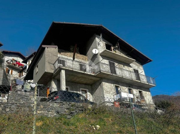 casa indipendente in vendita a Gravedona ed Uniti in zona Gravedona