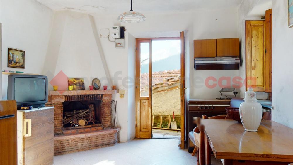 casa indipendente in vendita a Gravedona ed Uniti in zona Consiglio di Rumo