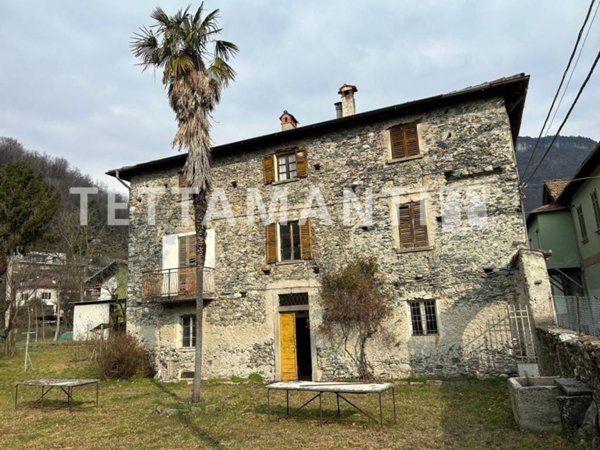 casa indipendente in vendita a Gravedona ed Uniti in zona Gravedona