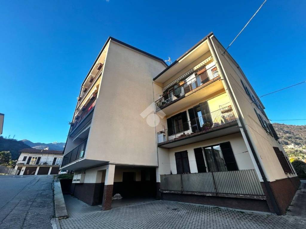 appartamento in vendita a Gravedona ed Uniti in zona Gravedona