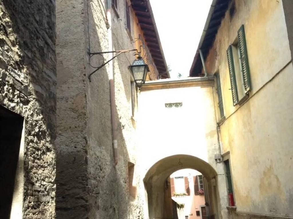 casa indipendente in vendita a Gravedona ed Uniti in zona Gravedona