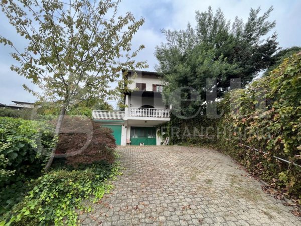 casa indipendente in vendita a Gravedona ed Uniti in zona Consiglio di Rumo