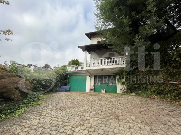 casa indipendente in vendita a Gravedona ed Uniti in zona Consiglio di Rumo