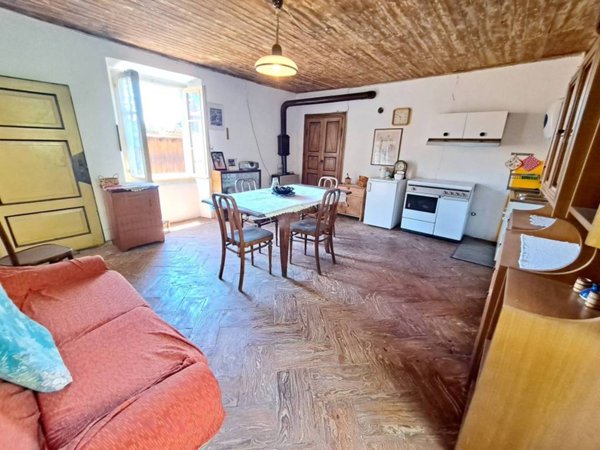 casa indipendente in vendita a Gravedona ed Uniti in zona Gravedona