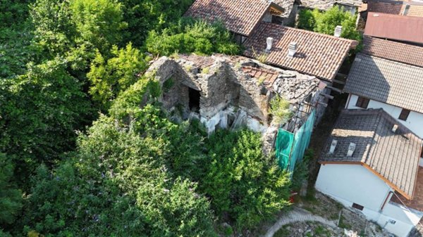 casa indipendente in vendita a Gravedona ed Uniti in zona Gravedona