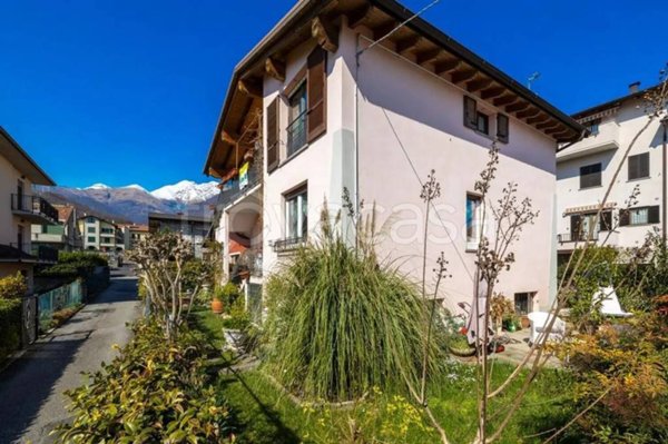 casa indipendente in vendita a Gravedona ed Uniti in zona Gravedona