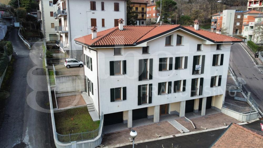 appartamento in vendita a Gravedona ed Uniti in zona Consiglio di Rumo
