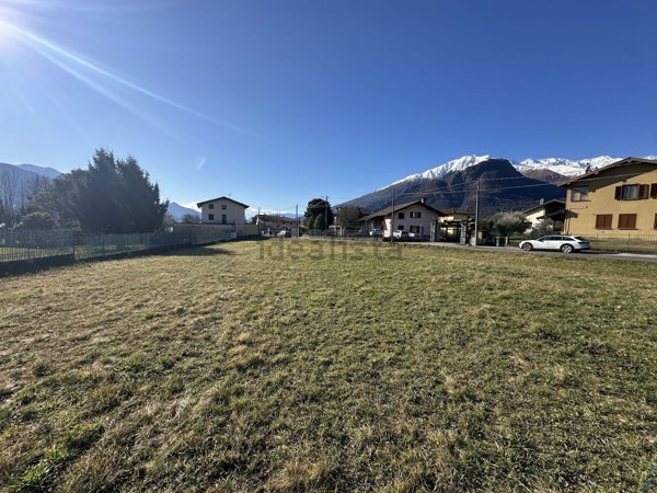 terreno edificabile in vendita a Gravedona ed Uniti