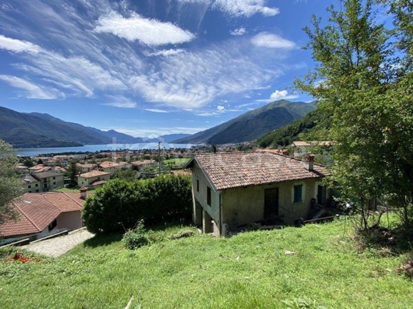 casa indipendente in vendita a Gravedona ed Uniti in zona Gravedona