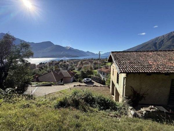casa indipendente in vendita a Gravedona ed Uniti in zona Gravedona