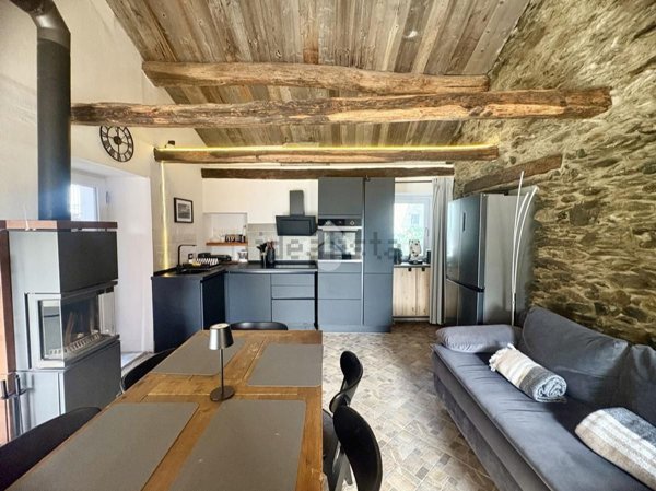 casa semindipendente in vendita a Gravedona ed Uniti