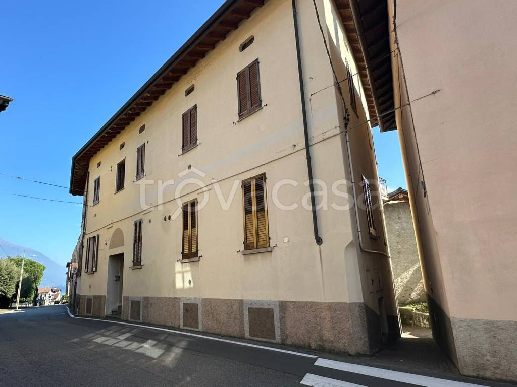 appartamento in vendita a Gravedona ed Uniti