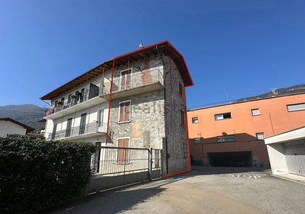 casa indipendente in vendita a Gravedona ed Uniti in zona Gravedona