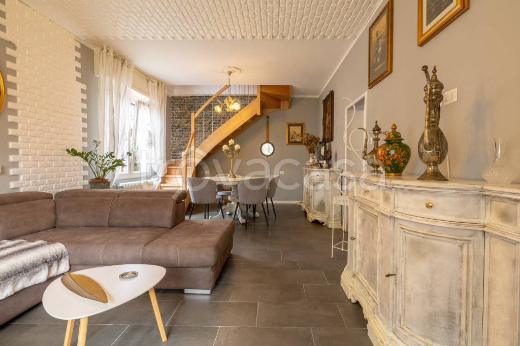 casa indipendente in vendita a Gravedona ed Uniti
