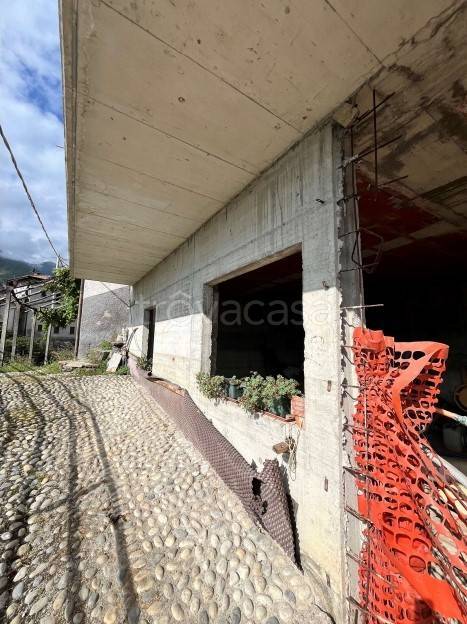 casa indipendente in vendita a Gravedona ed Uniti in zona Germasino