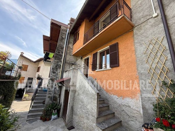 casa semindipendente in vendita a Gravedona ed Uniti in zona Gravedona