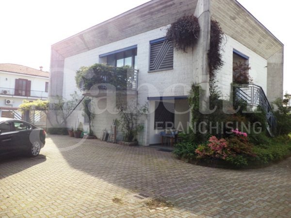 appartamento in vendita a Gravedona ed Uniti in zona Consiglio di Rumo