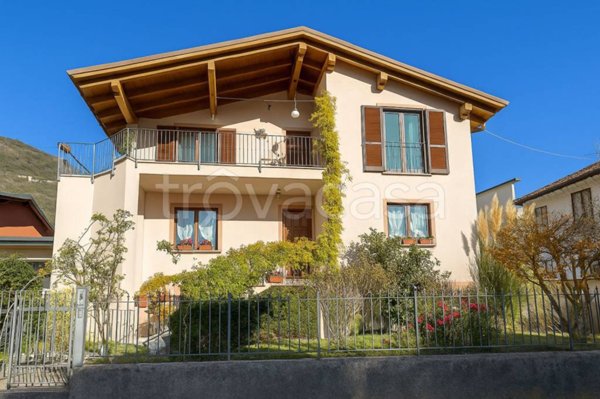 casa indipendente in vendita a Gravedona ed Uniti in zona Gravedona
