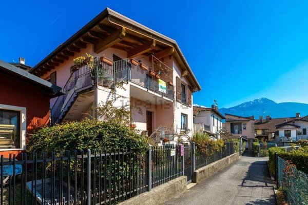 casa indipendente in vendita a Gravedona ed Uniti in zona Gravedona