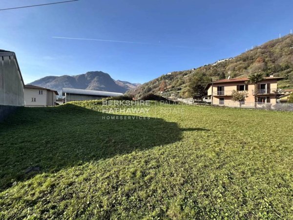 terreno edificabile in vendita a Gravedona ed Uniti in zona Gravedona