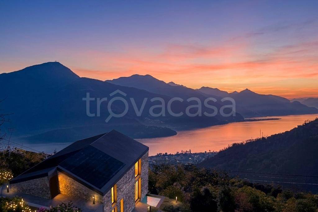 casa indipendente in vendita a Gravedona ed Uniti