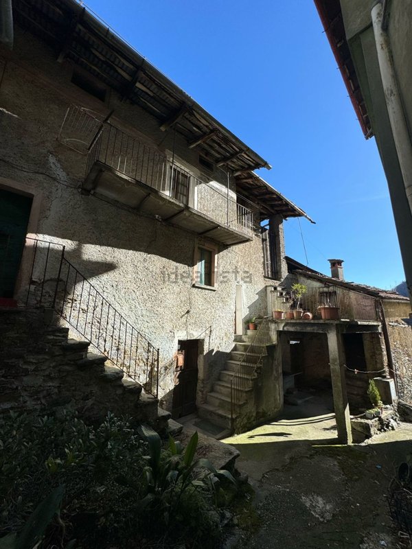 casa indipendente in vendita a Gravedona ed Uniti