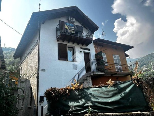 casa indipendente in vendita a Gravedona ed Uniti in zona Gravedona