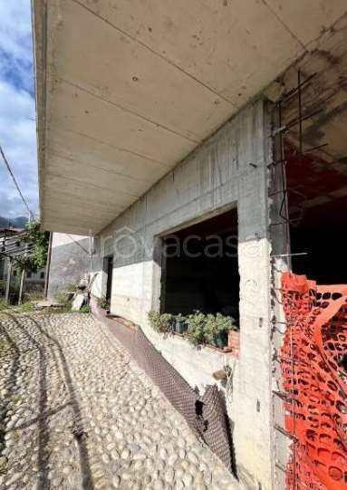 casa indipendente in vendita a Gravedona ed Uniti