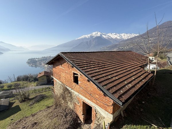 casa indipendente in vendita a Gravedona ed Uniti in zona San Carlo