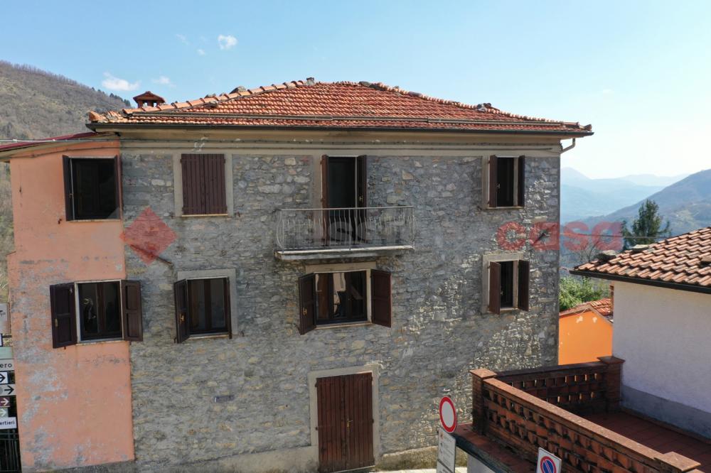 casa indipendente in vendita a Gravedona ed Uniti in zona Consiglio di Rumo