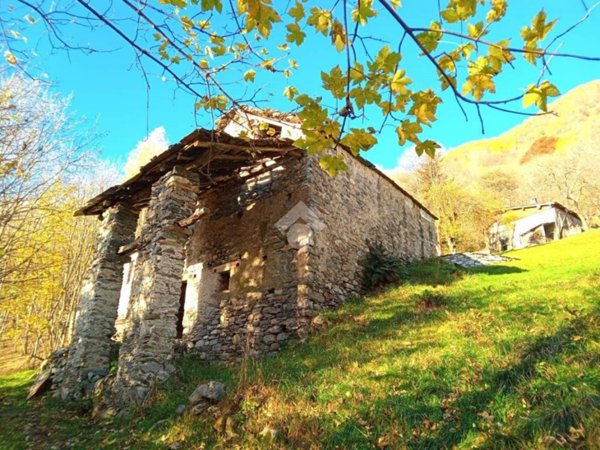 casa indipendente in vendita a Gravedona ed Uniti in zona Gravedona