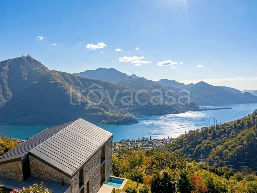 casa indipendente in vendita a Gravedona ed Uniti in zona Traversa