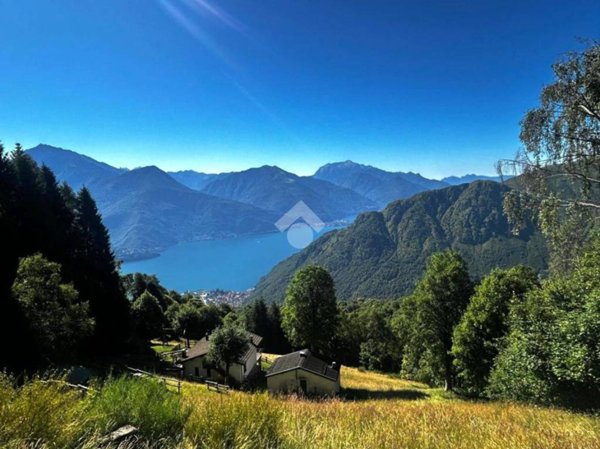 casa indipendente in vendita a Gravedona ed Uniti in zona Traversa