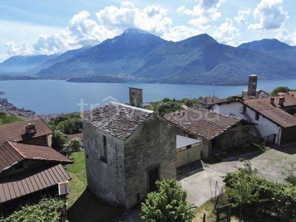 appartamento in vendita a Gravedona ed Uniti in zona Consiglio di Rumo