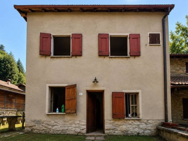 casa indipendente in vendita a Gravedona ed Uniti in zona Traversa