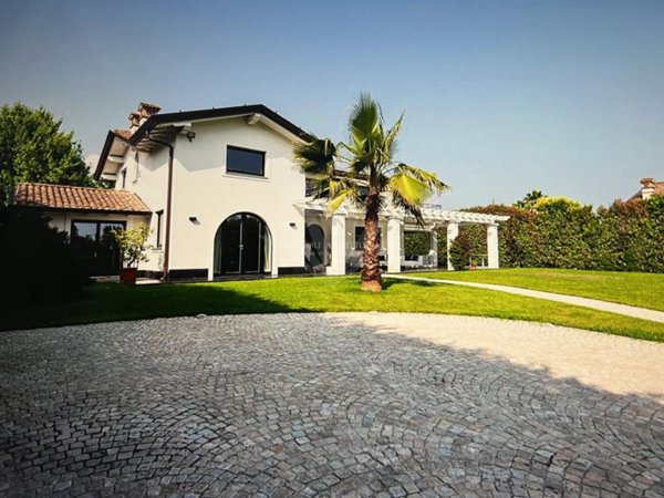 casa indipendente in vendita a Gravedona ed Uniti