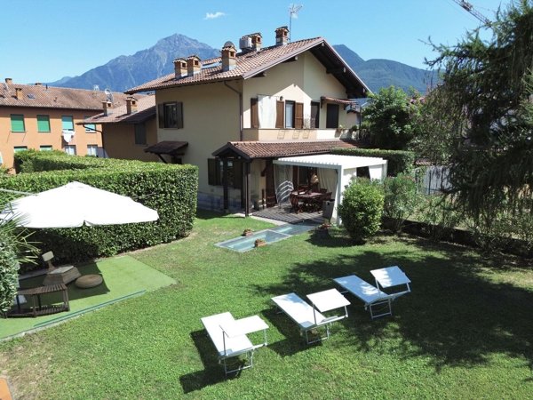 casa indipendente in vendita a Gravedona ed Uniti in zona Gravedona