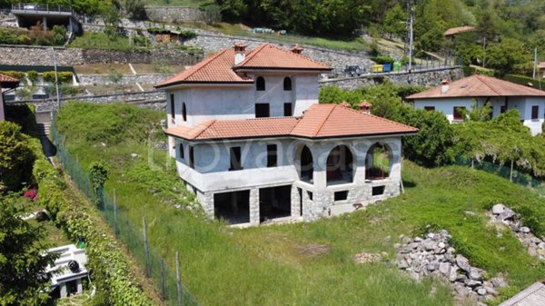 casa indipendente in vendita a Gravedona ed Uniti in zona Gravedona