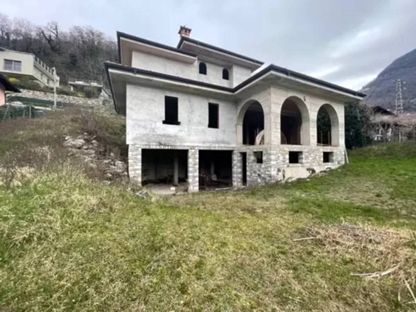 casa indipendente in vendita a Gravedona ed Uniti in zona Gravedona