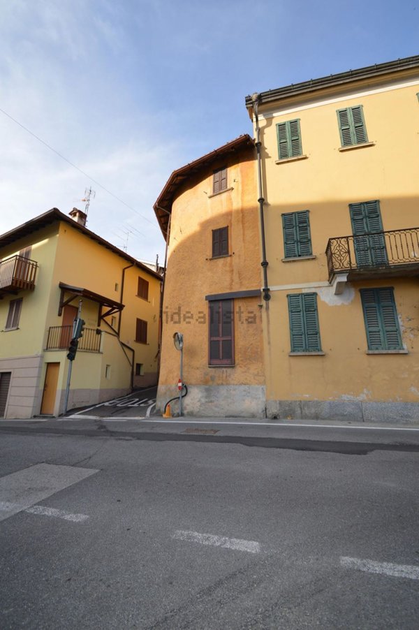 pentavano in vendita a Bellagio in zona Civenna