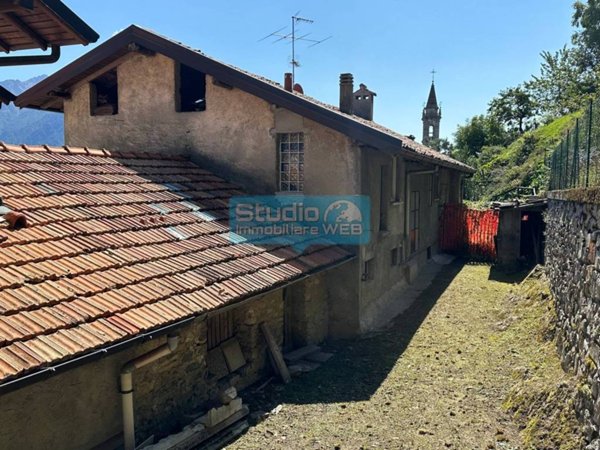 casa indipendente in vendita a Bellagio in zona Civenna