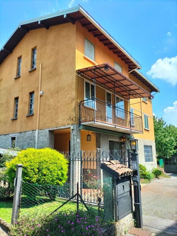 casa indipendente in vendita a Bellagio in zona Civenna