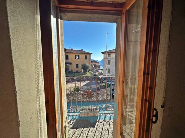 casa indipendente in vendita a Bellagio in zona Civenna